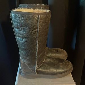 UGG Women’s Australia classic tall bomber boots size 10